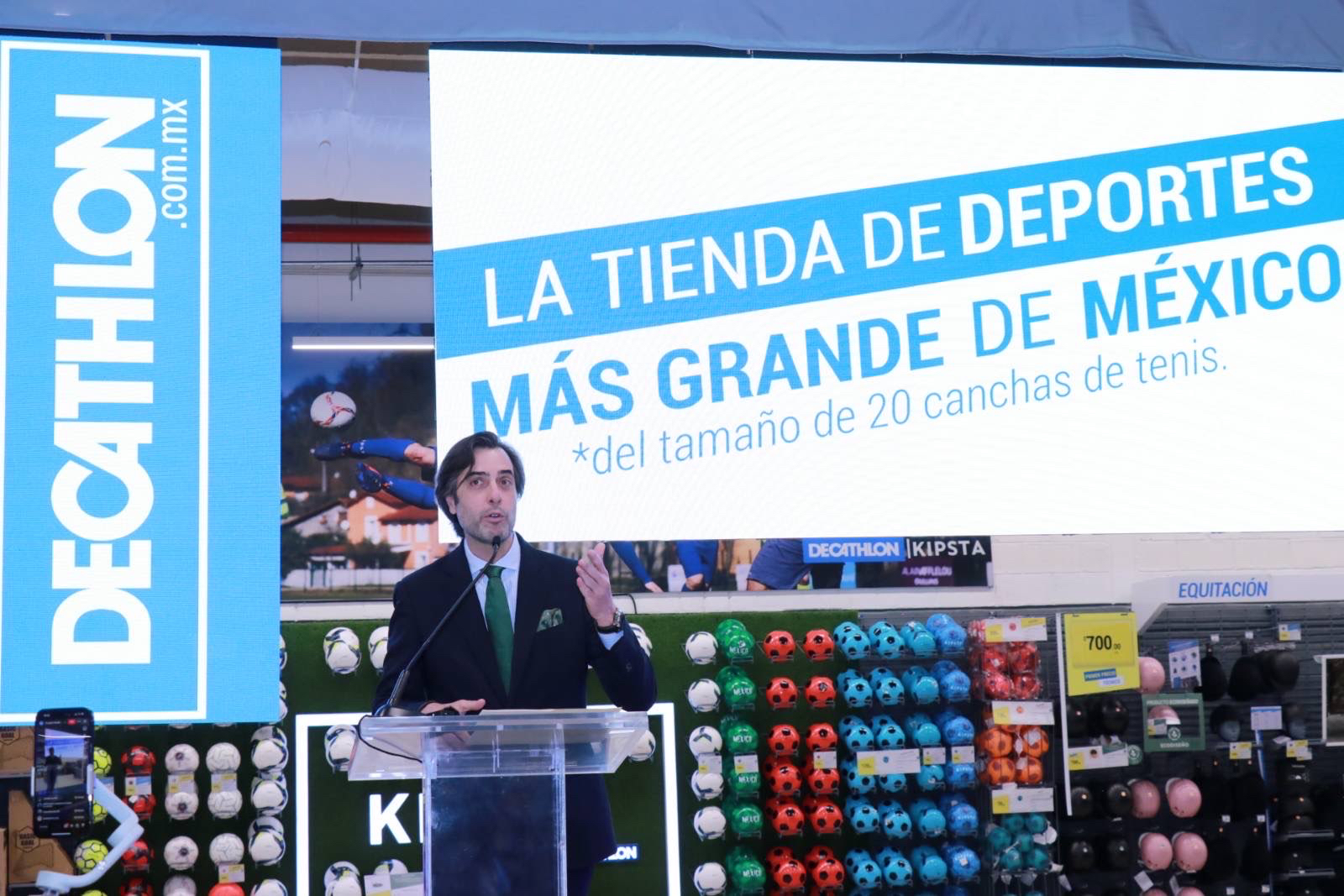 Inauguran la primera tienda deportiva Decathlon en Puebla