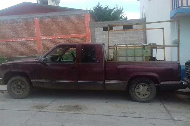 Decomisan dos vehículos con huachicol en Tlalancaleca