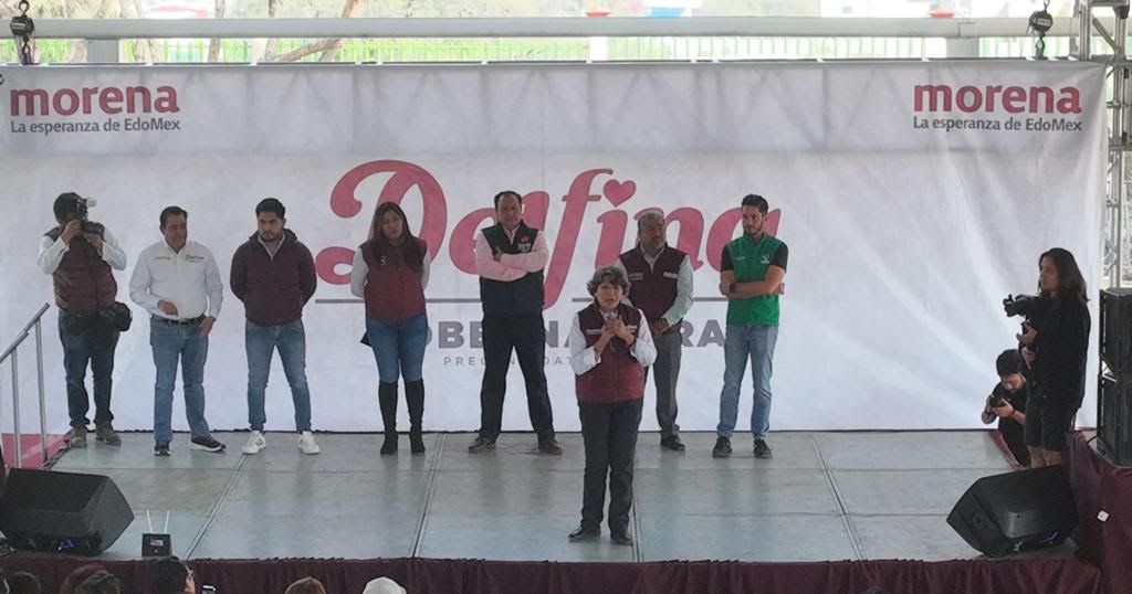 Se suman 200 líderes del PRI, PAN y PRD a la precampaña de Delfina Gómez