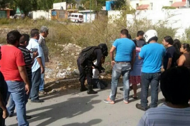 Habitantes de Tehuacán golpean a ladrón de un vehículo
