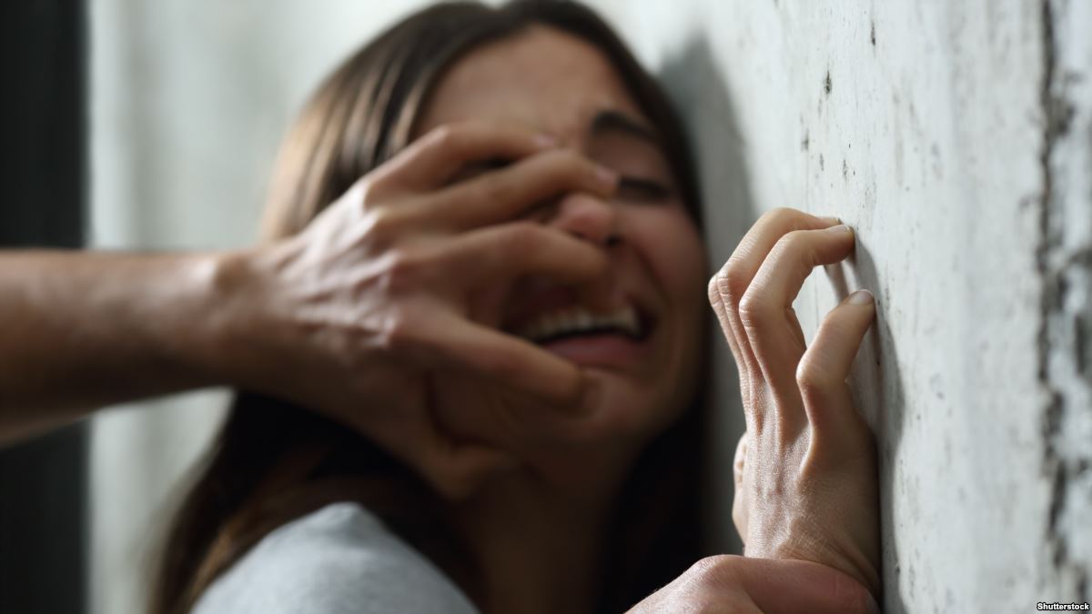 Creyeron que joven había muerto tras ser violada y golpeada, pero vivió