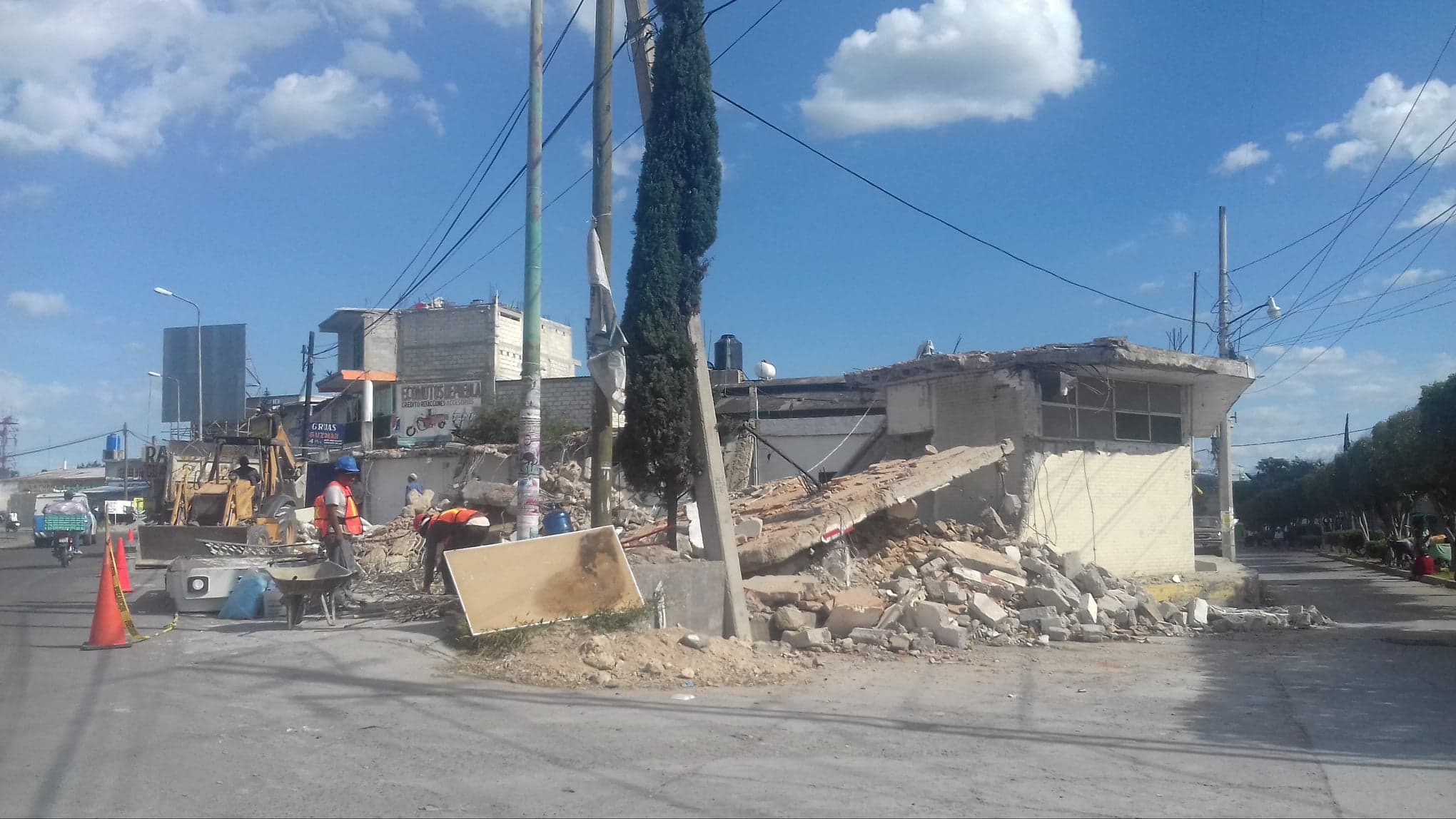 Demuelen edificio de la Cruz Roja tras daños por el 19s