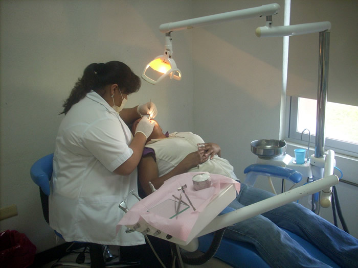 Detectan enfermedades dentales en habitantes de Izúcar