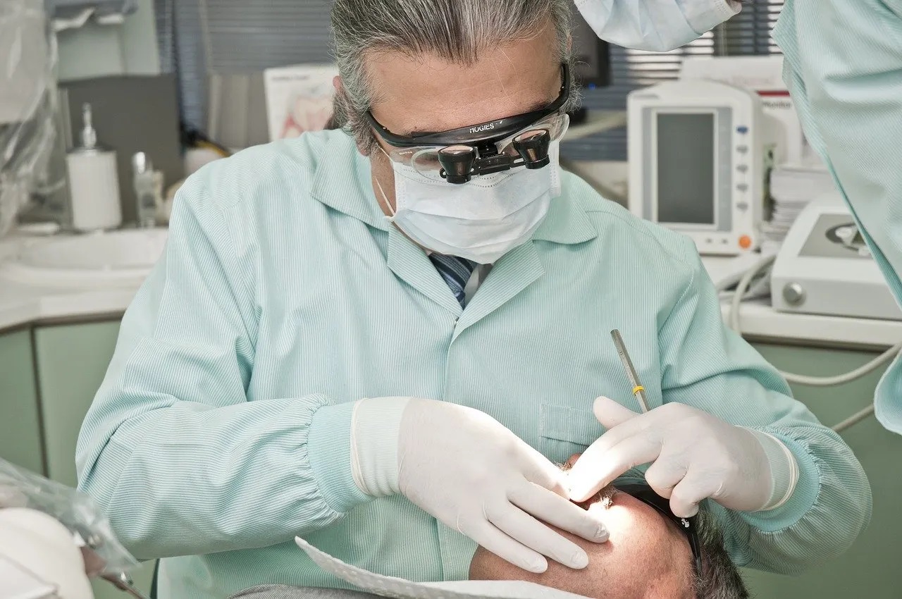 Niño fue al dentista por dolor de muela y murió en el consultorio