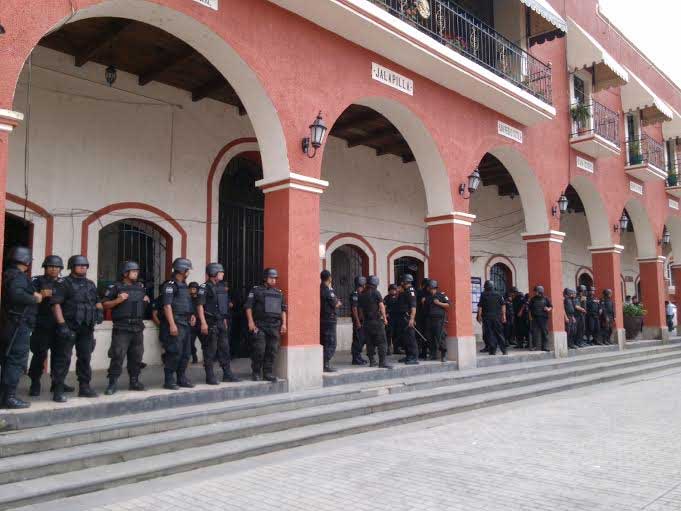 Denuncian abuso de autoridad de policías de Xicotepec