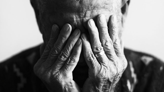En el día del abuelo, checa los síntomas del síndrome depresivo en adultos mayores