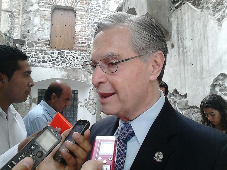 Reconoce Derbez distanciamiento de la UDLAP con la sociedad