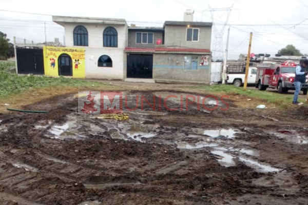 Ordeñan ducto y ocasionan derrame de combustible en Texmelucan