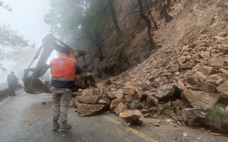 Nueve derrumbes y deslizamientos de tierra dejan lluvias en Puebla