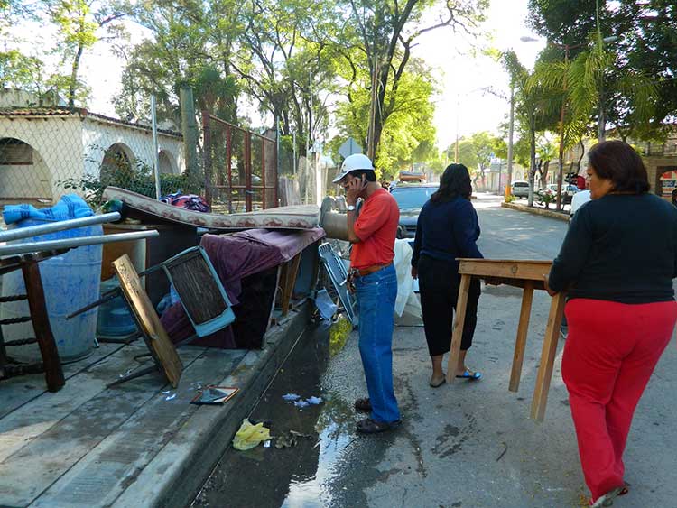 Desalojan a 25 personas de búngalos de San Nicolás Tetizintla