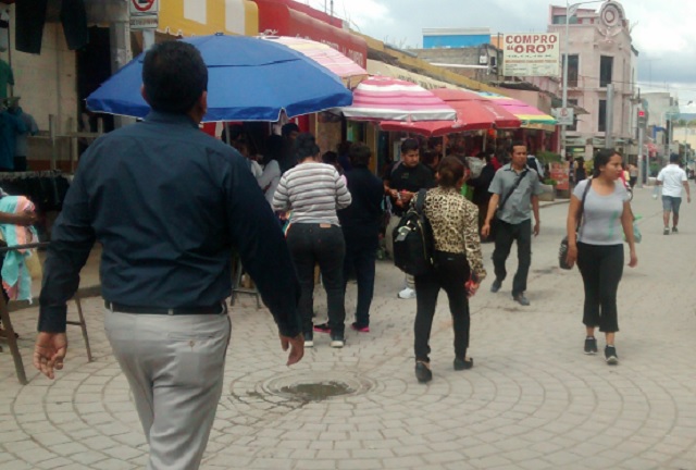Pese a desalojo ambulantes retoman calles de Tehuacán