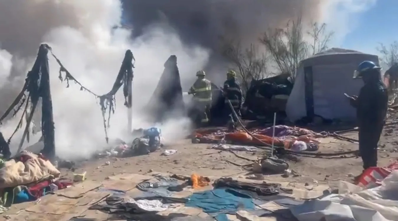 VIDEO Desalojan a migrante instalados a orillas del Río Bravo