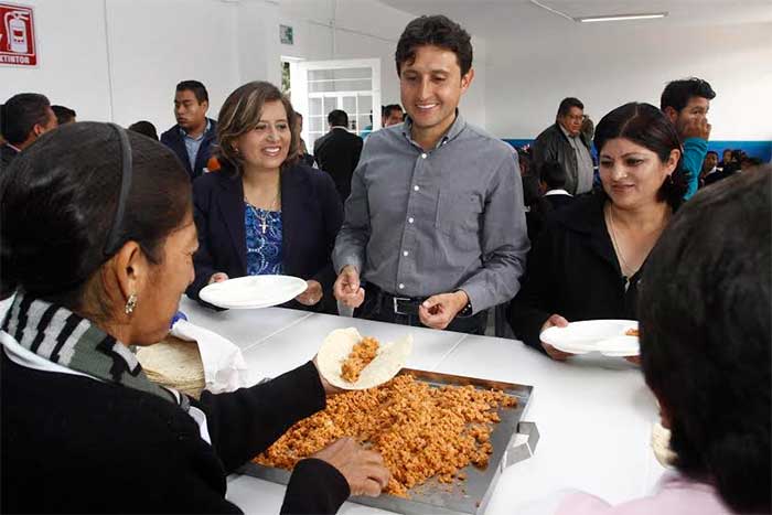 Inaugura José Juan desayunador escolar en Santa Bárbara Almoloya
