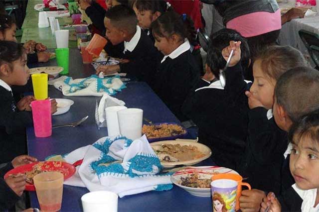 Apadrinan a 120 niños en Tehuacán para su alimentación