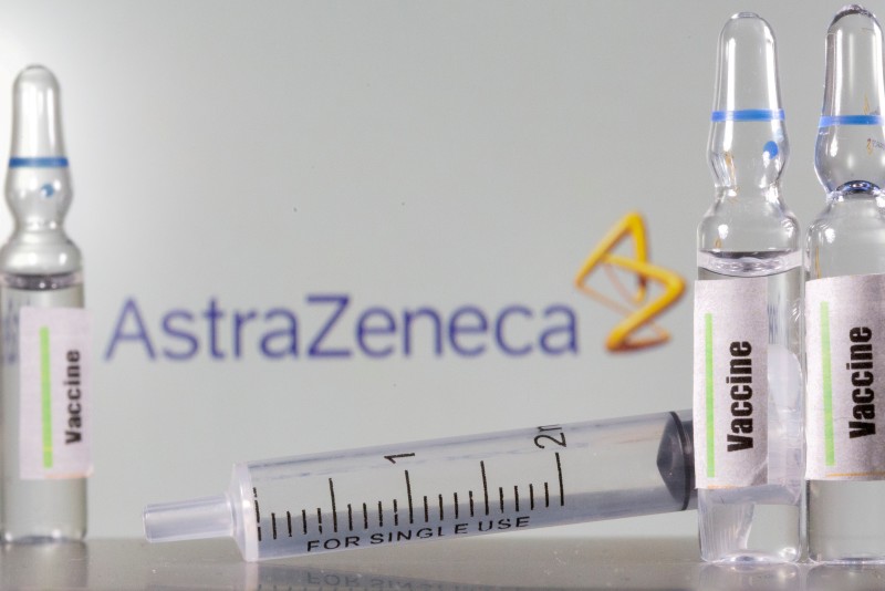 España vacunará con AstraZeneca a personas de entre 60 y 69 años