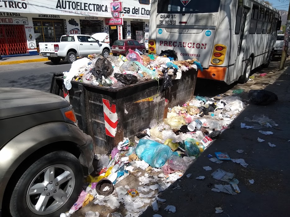 Recolección de basura en Tehuacán se ve afectada por bloqueo en el relleno 