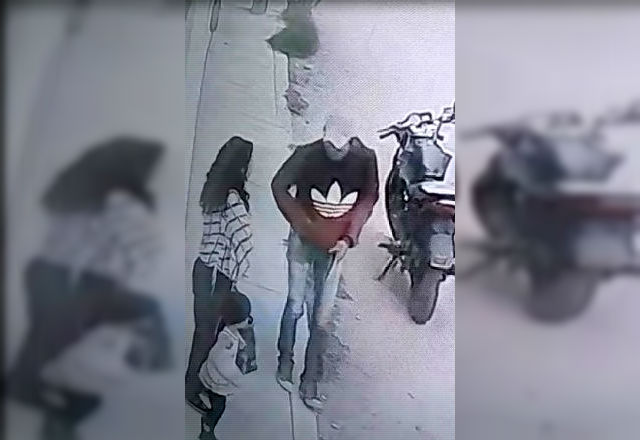 VIDEO: Con pistola en mano, le roban frente a su hija en Texmelucan