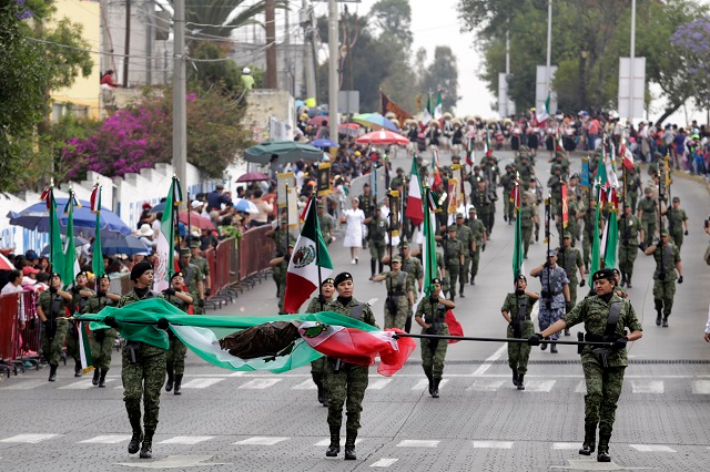 Hasta el momento, el desfile del 5 de Mayo siguen pie: Barbosa