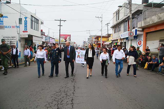 Participan 5 mil personas en desfile patrio en Atlixco
