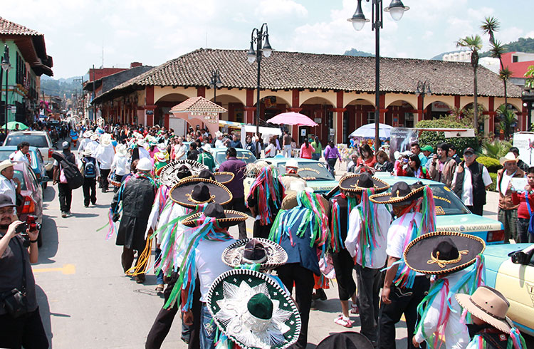 Realizan en Zacapoaxtla el Festival de la Danza y el Canto