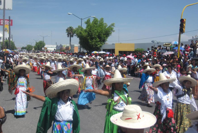 Rechazan 15 escuelas en Tehuacán participar en el desfile del 20 de noviembre 