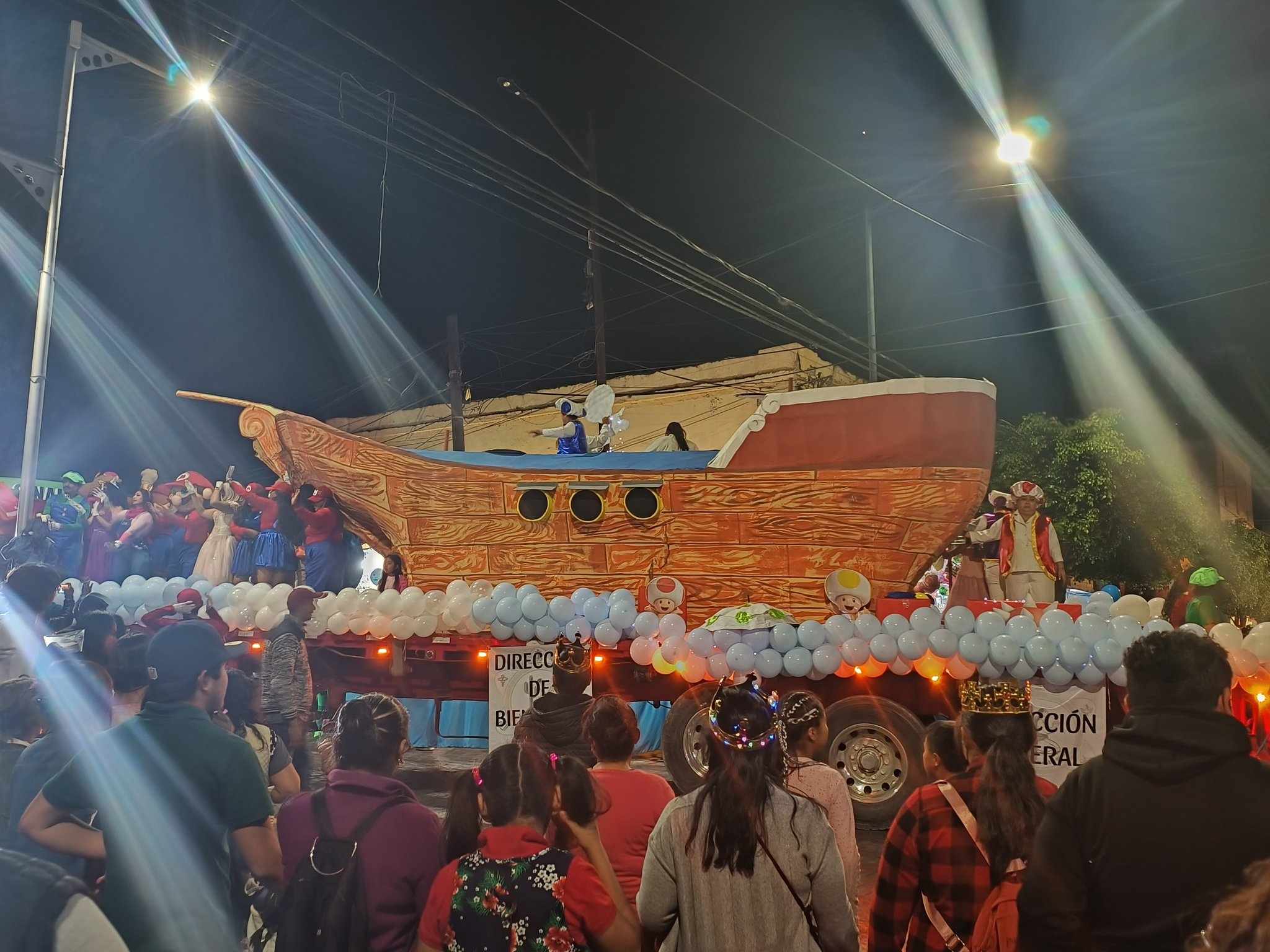 Magia, emoción y mucha diversión se vivió durante el desfile de Reyes Magos en Tehuacán