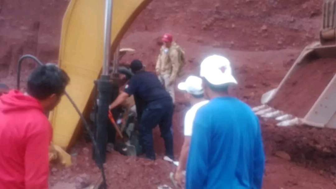 Desgajamiento de cerro atrapa a hombre en Chignahuapan