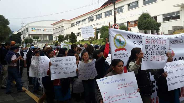 Piden frenar despidos en Ayuntamiento de Teziutlán