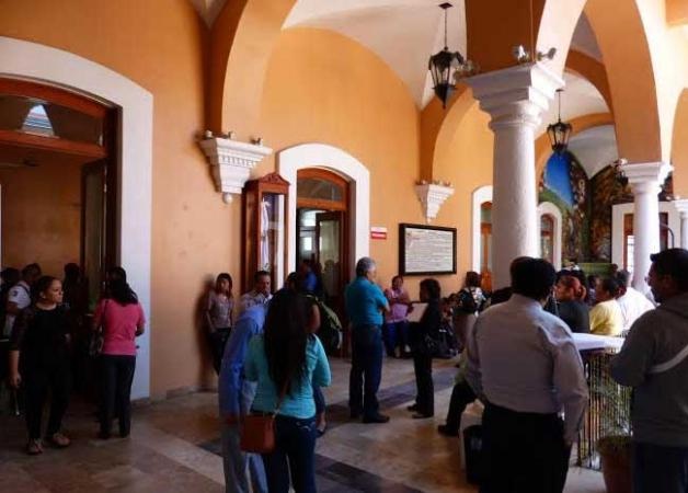 Piden investigar despidos en Ayuntamiento de Tehuacán