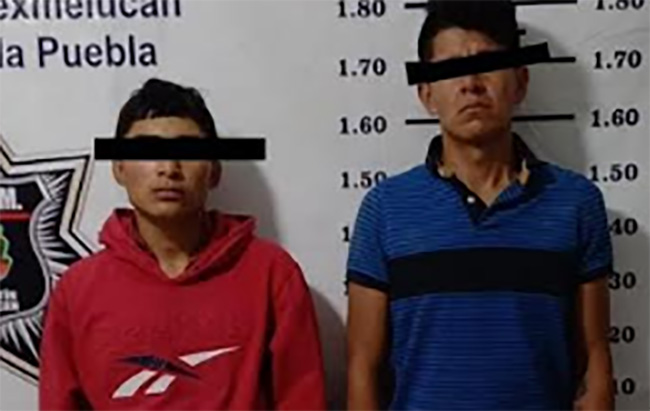 Aseguran a dos hombres en Texmelucan con réplicas de arma de fuego