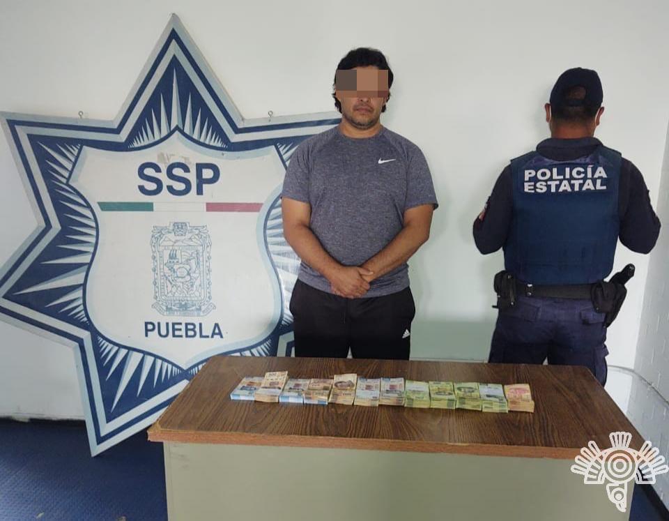 Lo detienen con 452 mil pesos en efectivo en Palmar de Bravo