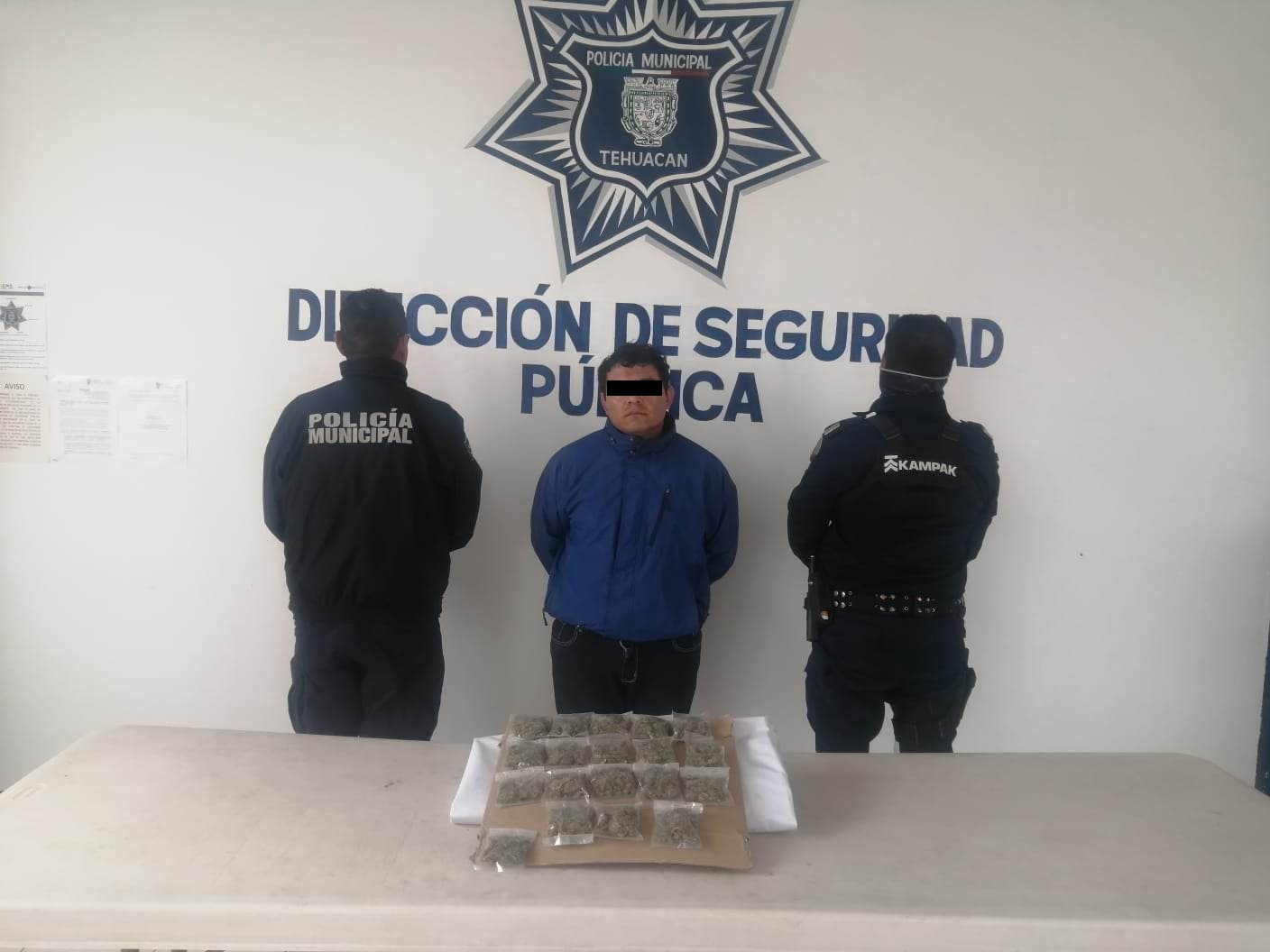Detienen a sujeto con 19 dosis de marihuana en Tehuacán  