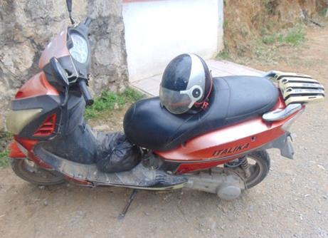 Aseguran en Huauchinango a sujeto que conducía moto robada