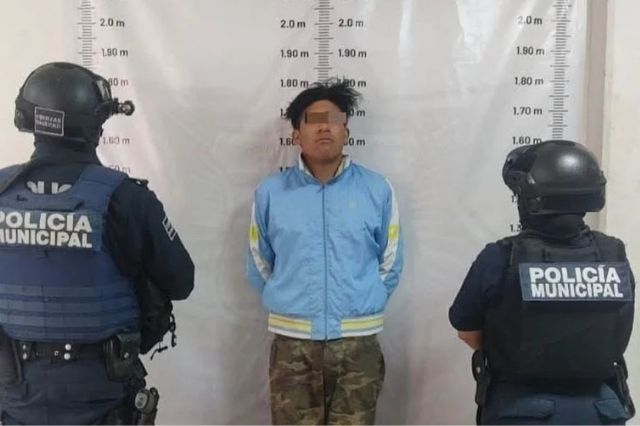 Detienen a joven tras robar cerveza y pan en Oxxo de Cuautlancingo
