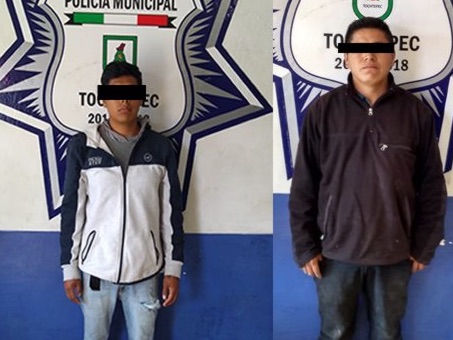 Cerca de secundaria, detienen a jóvenes con posible droga en Tochtepec