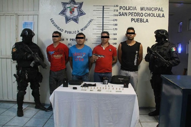 Detienen por portación de arma a cuatro sujetos en San Pedro Cholula