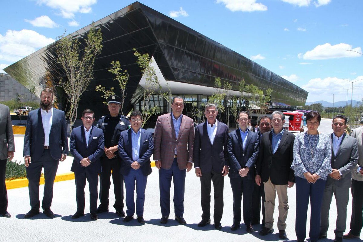  Gobernador inaugura central de autobuses en Ciudad Modelo 