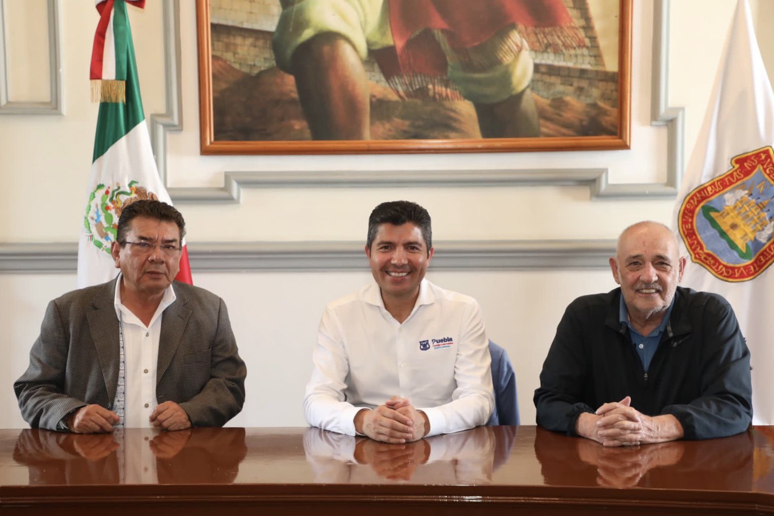 Logra Rivera abrir diálogo entre la UPVA y Antorcha por conflicto en mercado de Amalucan