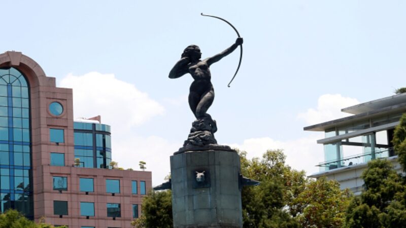 Escultura de la Diana Cazadora regresa a la Zona Rosa 