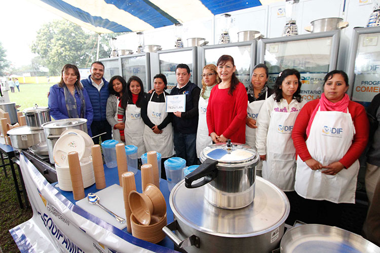 Entrega SEDIF equipamiento para desayunadores en 6 municipios