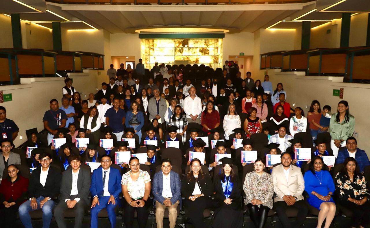 Se gradúa tercera generación de Centro de Día del DIF Puebla