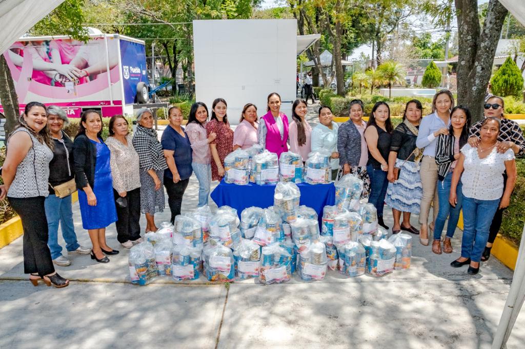 Por día de las madres, SMDIF hace donativo de conservas a juntas auxiliares