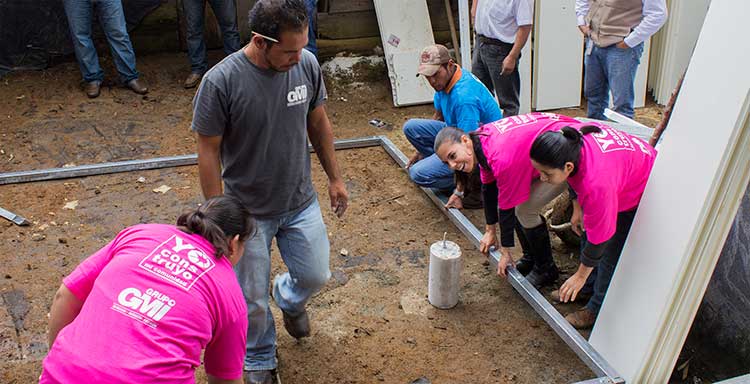 Mujeres construirán recámaras de  vivienda digna en Huauchinango