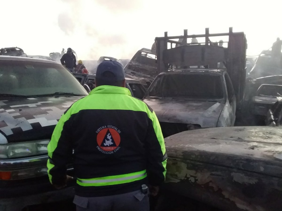 Se incendia corralón de vehículos en Tepeaca