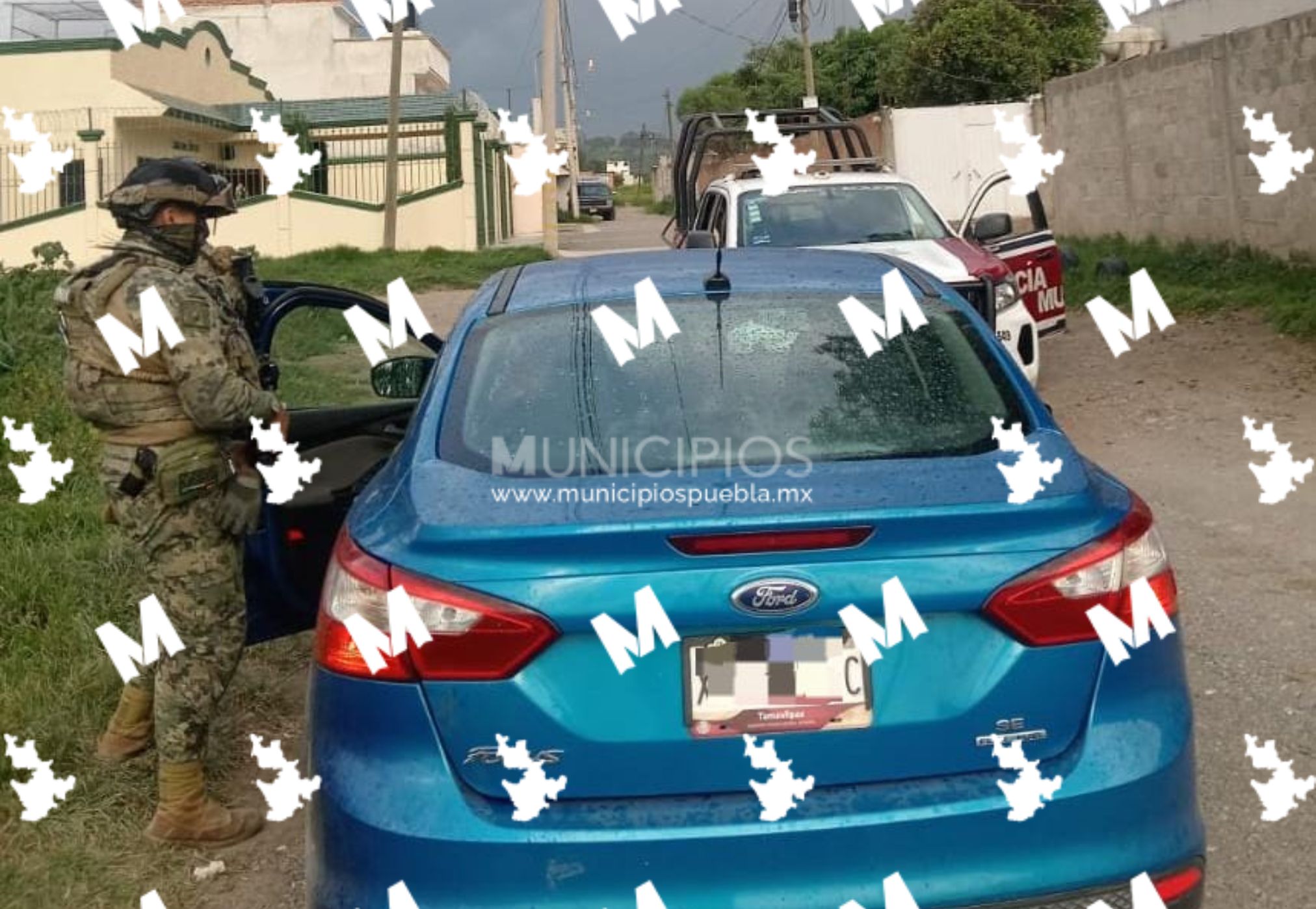 Policía y Marina frustran intento de fraude en venta de auto en Texmelucan