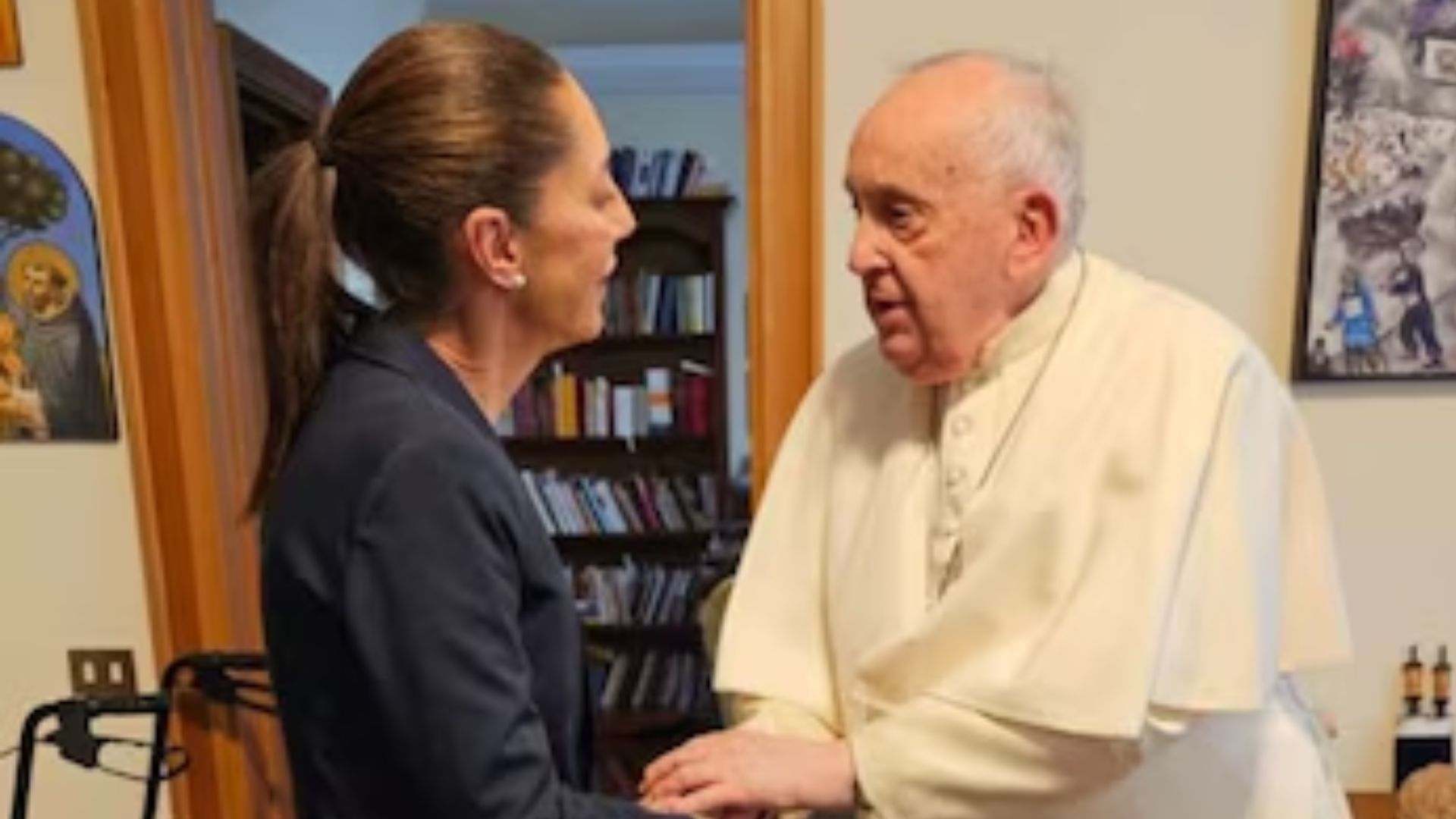 Sheinbaum lamenta muerte del Papa Francisco; habrá homenaje en mañanera