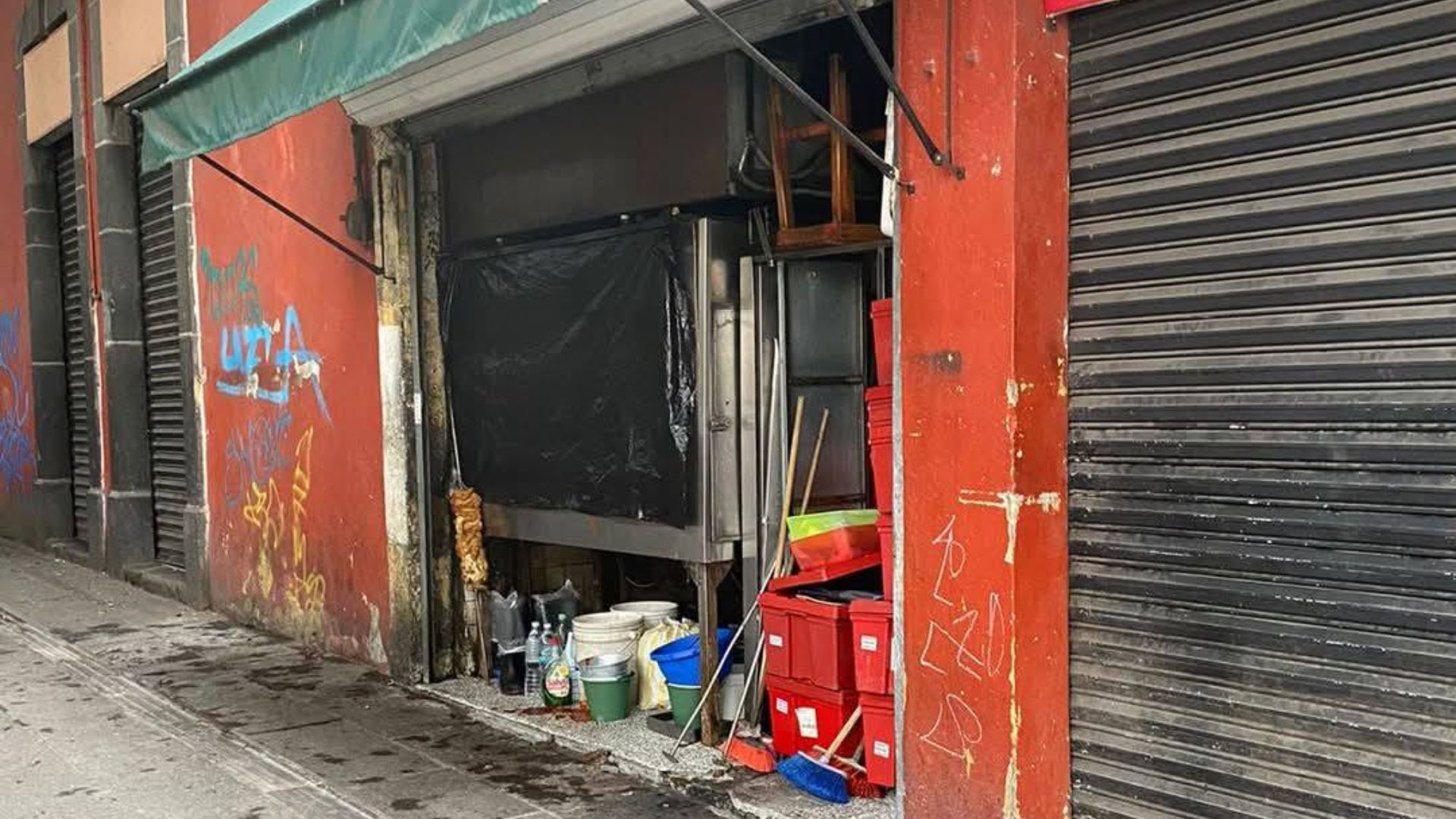 Rosticería en el CH de Puebla Capital fue invadida y robada durante la noche 