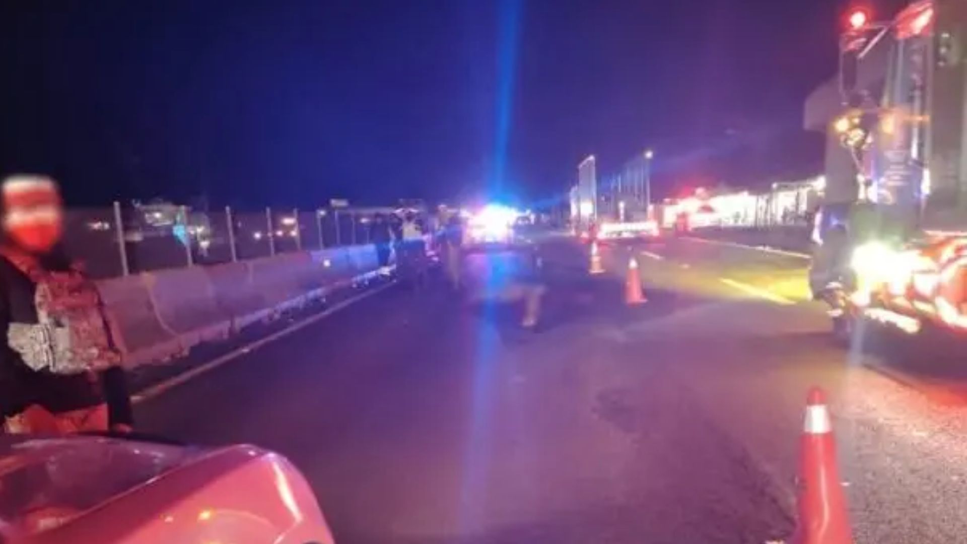 Un motociclista falleció tras caerse del puente en la México-Puebla