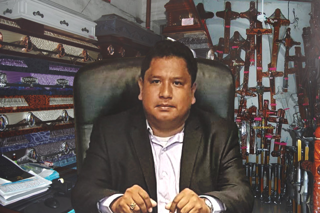 Javier Rodríguez, el regidor de Izúcar que vive de la muerte
