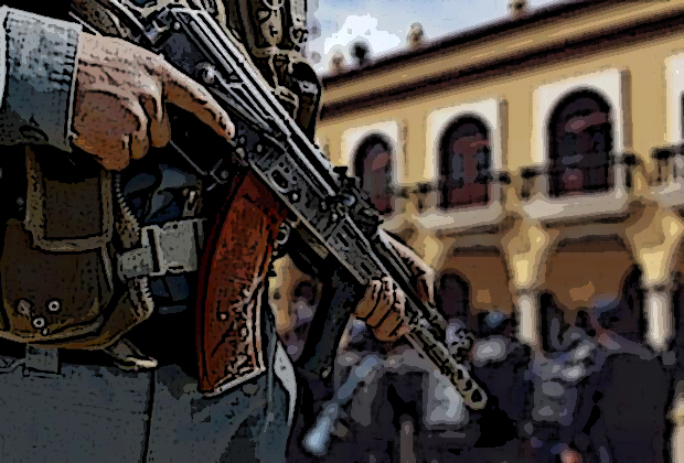 Quema comando 20 casas y 7 autos a su paso por una comunidad